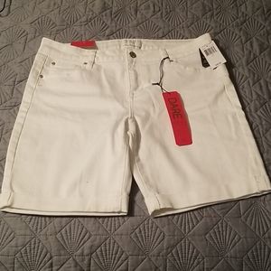 White bermuda shorts